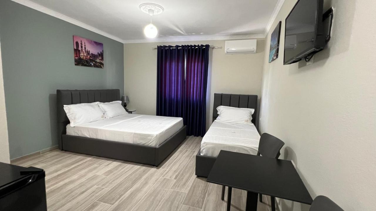 Vila Aaron Durres Exterior photo