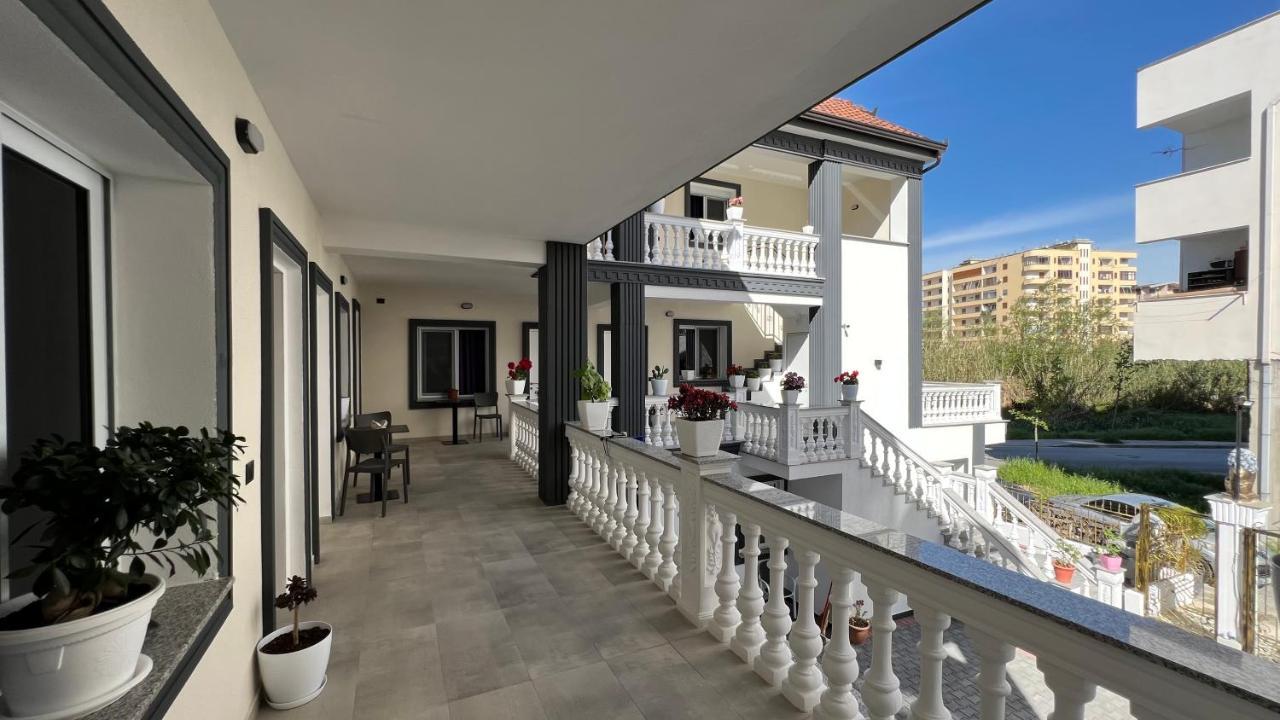Vila Aaron Durres Exterior photo