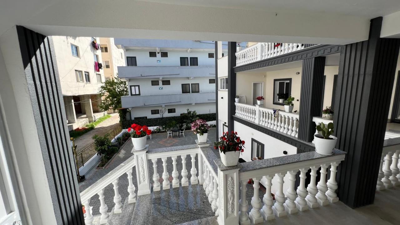 Vila Aaron Durres Exterior photo