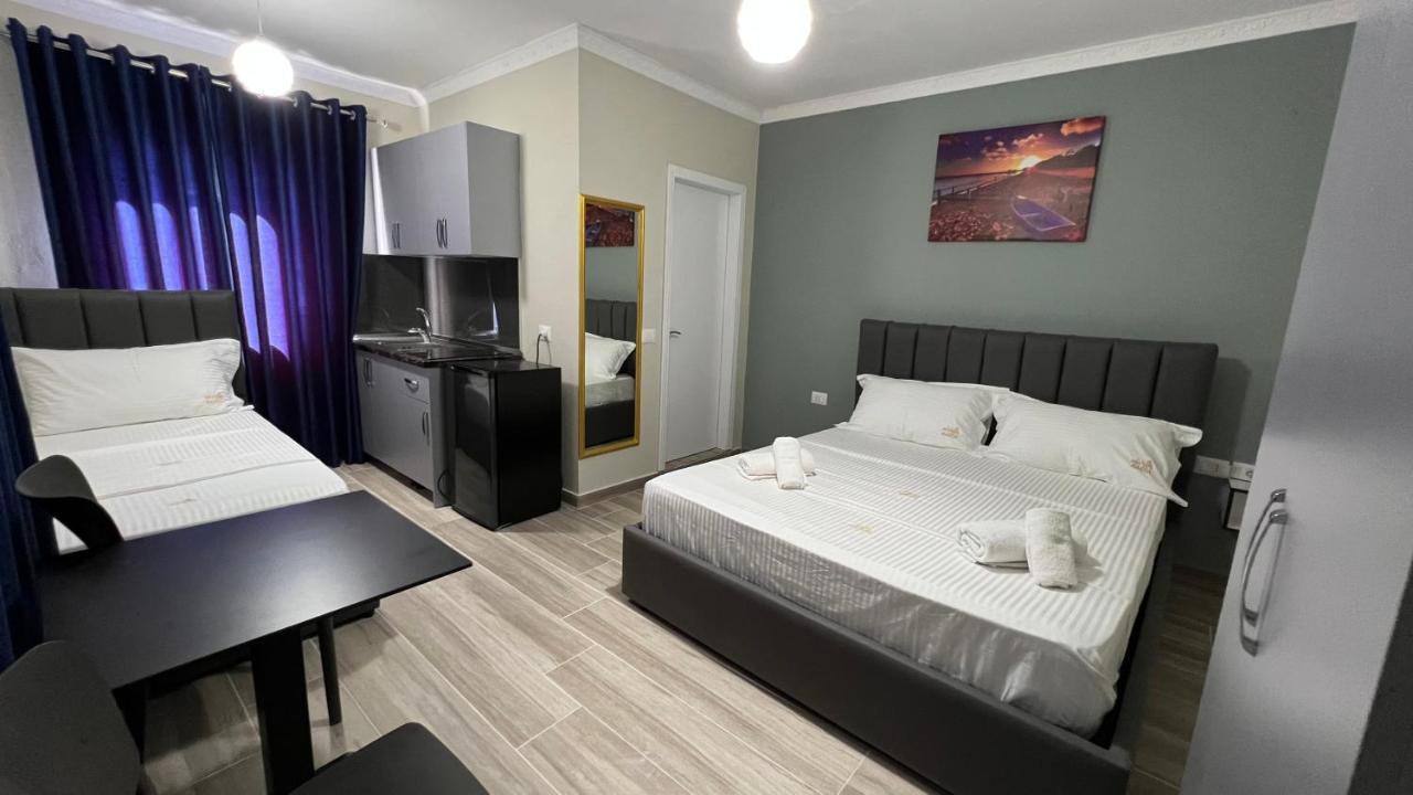 Vila Aaron Durres Exterior photo