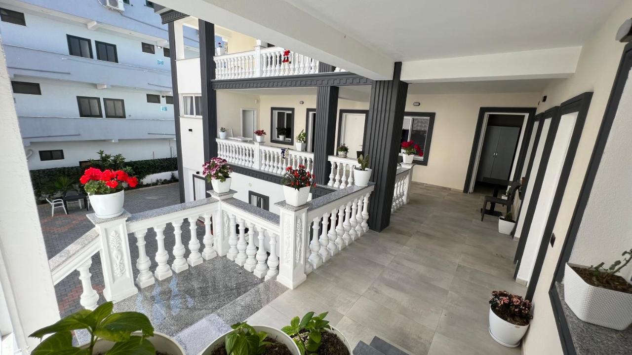 Vila Aaron Durres Exterior photo