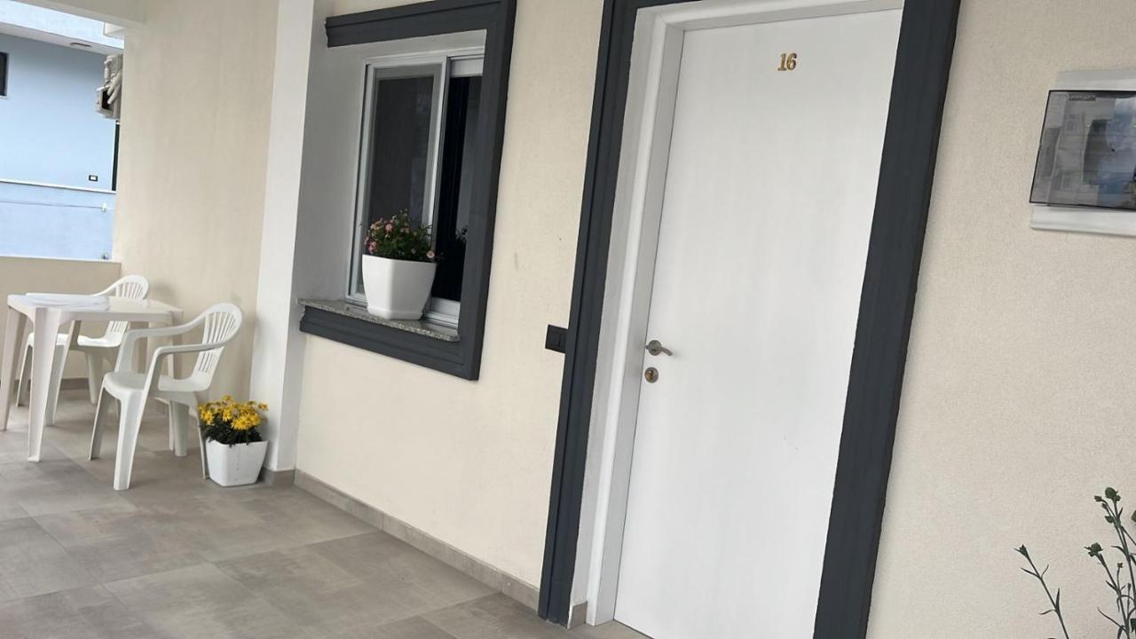Vila Aaron Durres Exterior photo