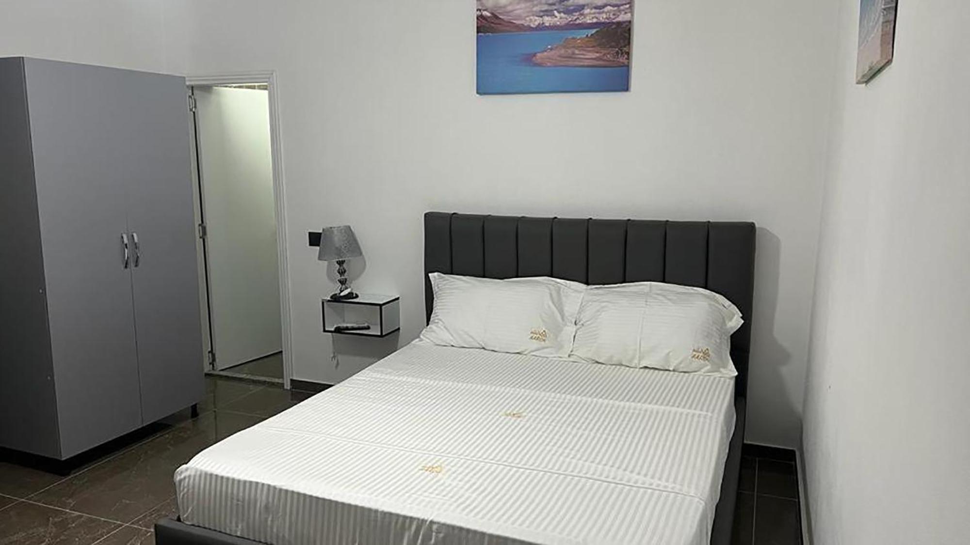 Vila Aaron Durres Exterior photo