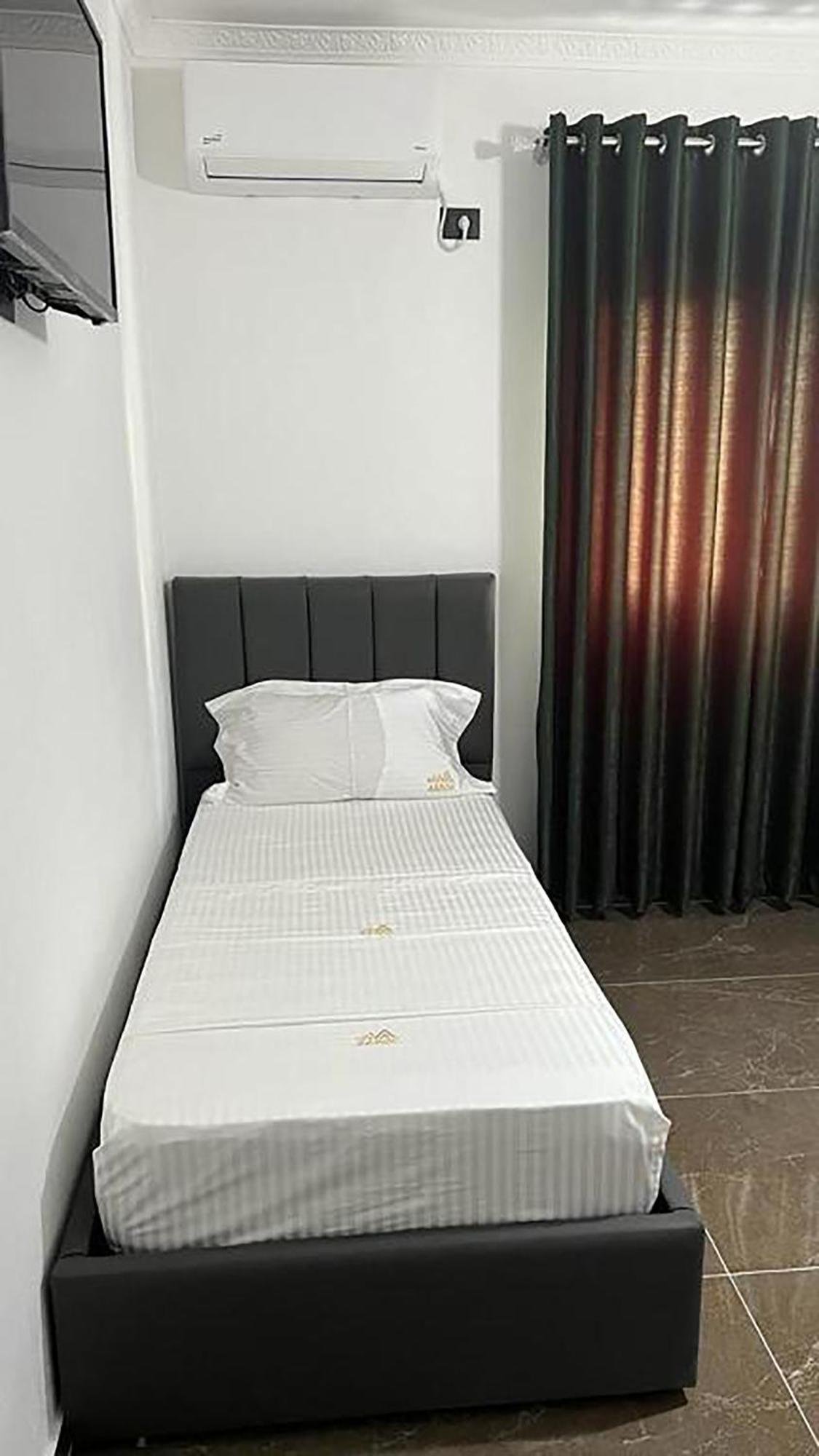Vila Aaron Durres Exterior photo